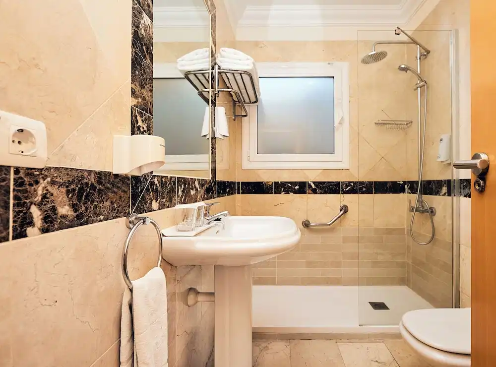 Kn Aparthotel Panoramica Heights — Hotel rooms in Costa Adeje, Canary Islands
