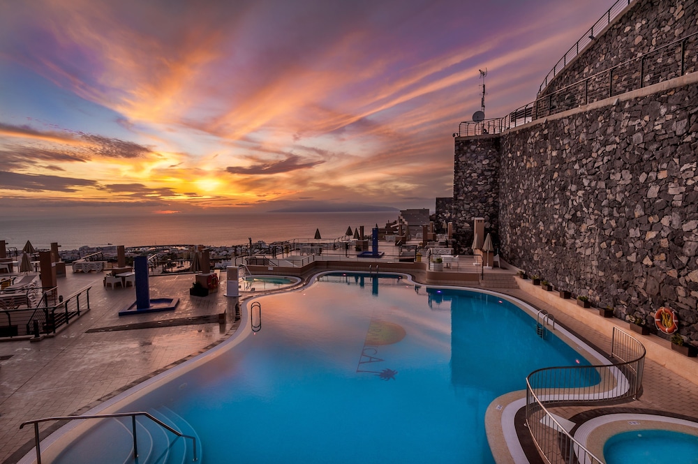 Kn Aparthotel Panoramica Heights — Swimming pool in Costa Adeje, Canary Islands