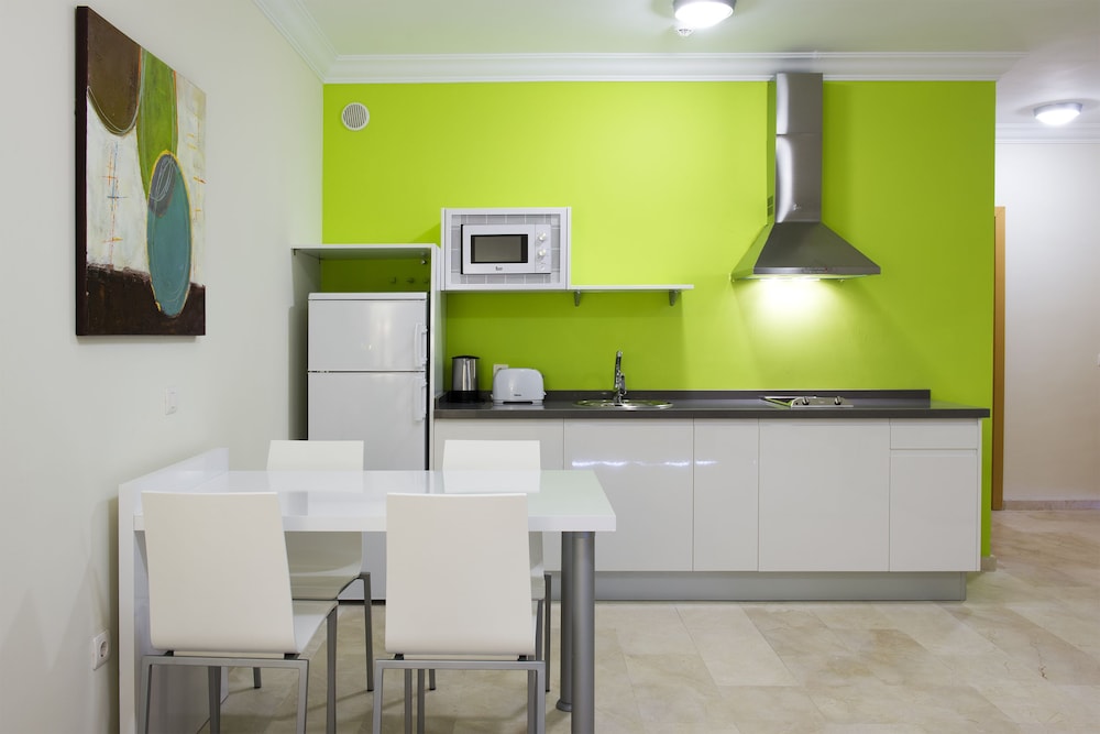 Kn Aparthotel Panoramica Heights — Hotel rooms in Costa Adeje, Canary Islands