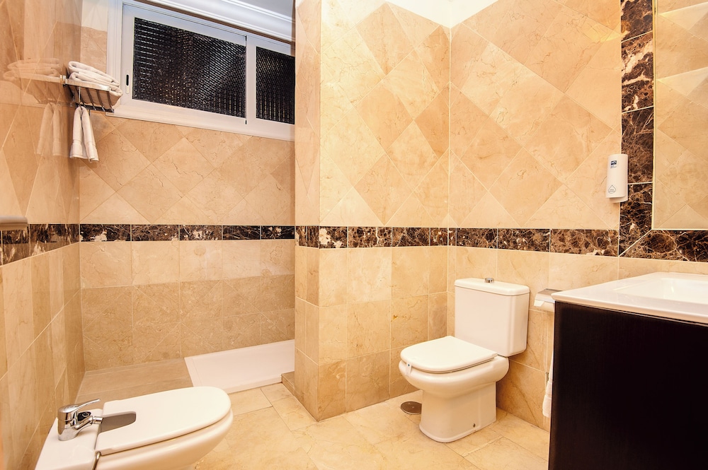 Kn Aparthotel Panoramica Heights — Hotel rooms in Costa Adeje, Canary Islands