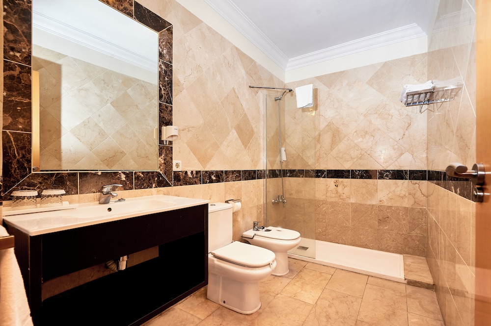 Kn Aparthotel Panoramica Heights — Hotel rooms in Costa Adeje, Canary Islands
