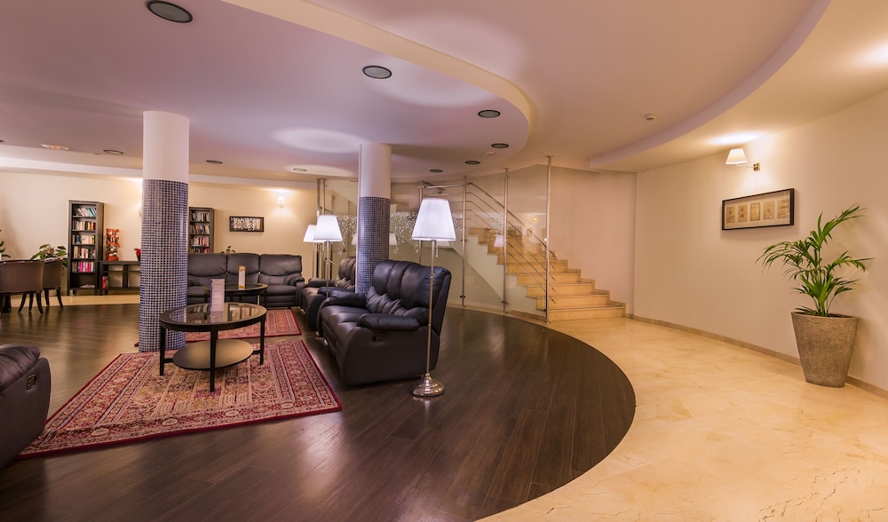 Kn Aparthotel Panoramica Heights — Hotel building in Costa Adeje, Canary Islands