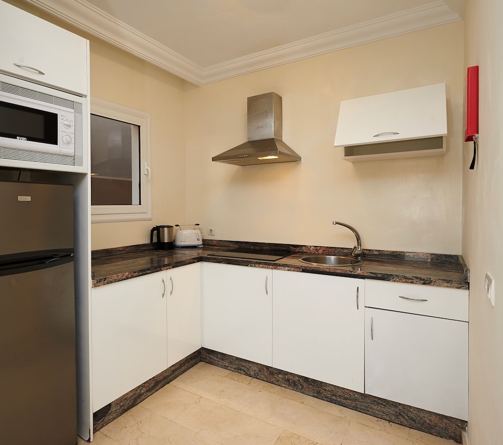Kn Aparthotel Panoramica Heights — Hotel rooms in Costa Adeje, Canary Islands
