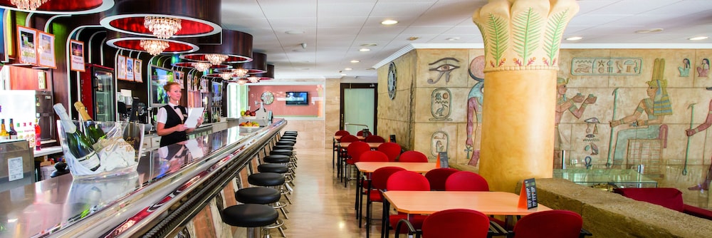 Cleopatra Spa Hotel — Restaurant & bars in Lloret de Mar, Catalonia