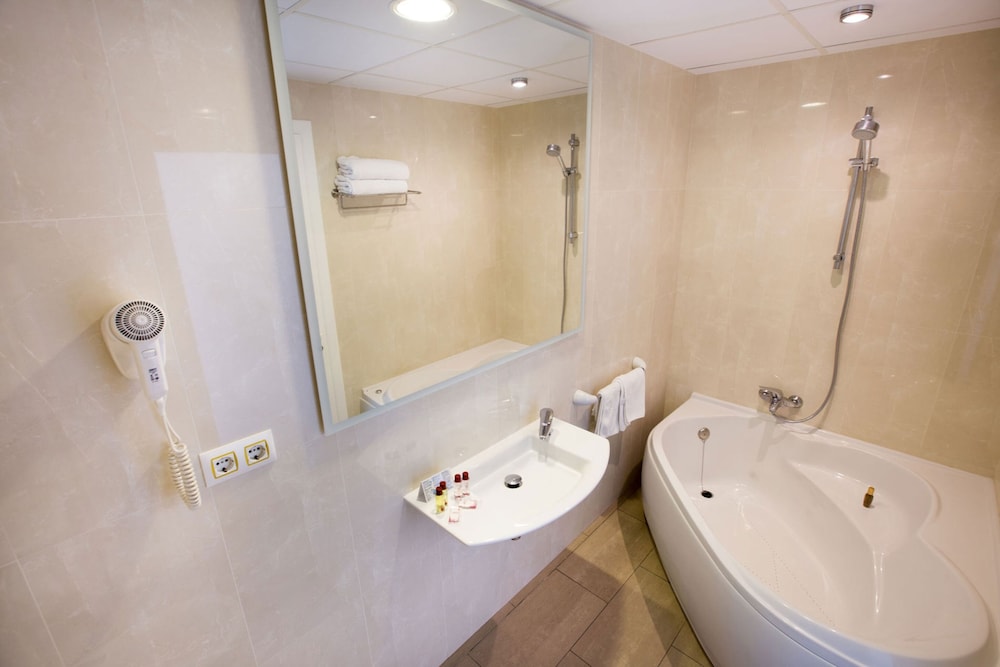 Cleopatra Spa Hotel — Hotel rooms in Lloret de Mar, Catalonia