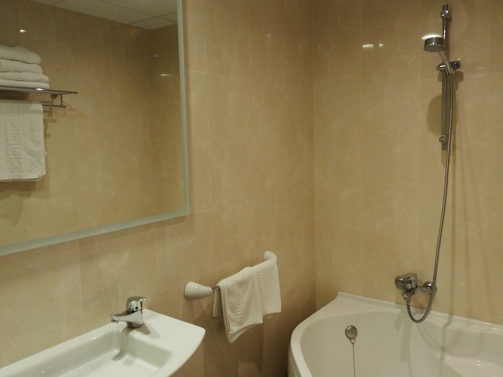 Cleopatra Spa Hotel — Hotel rooms in Lloret de Mar, Catalonia
