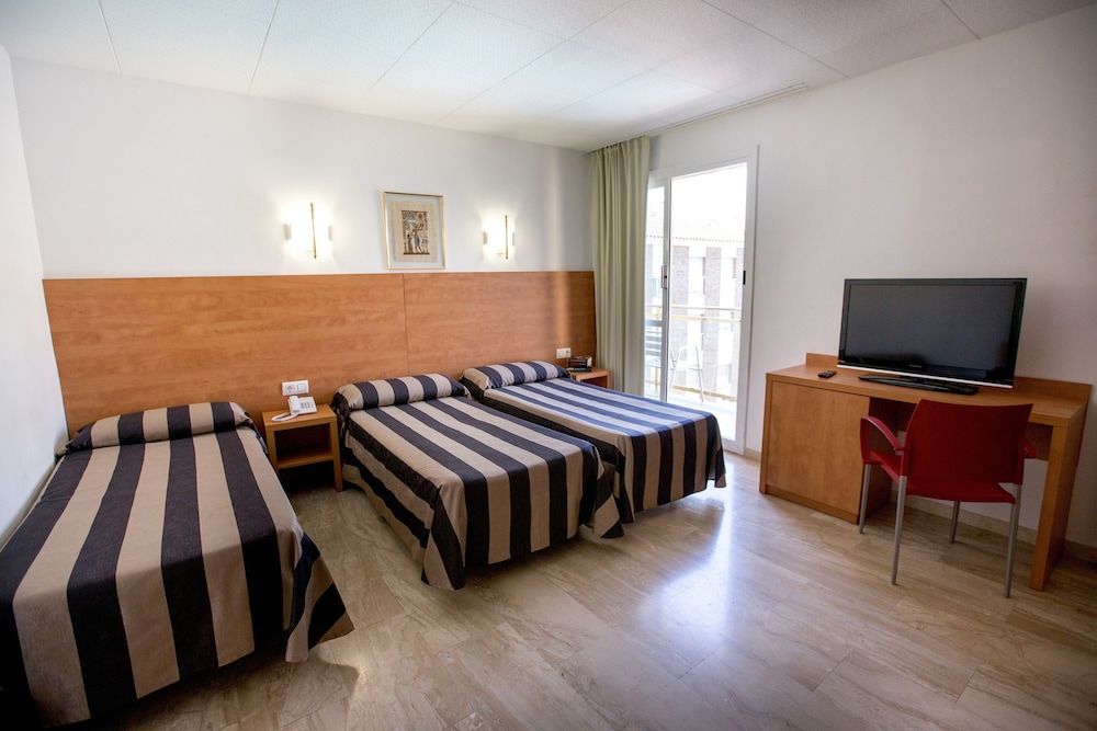 Cleopatra Spa Hotel — Hotel rooms in Lloret de Mar, Catalonia