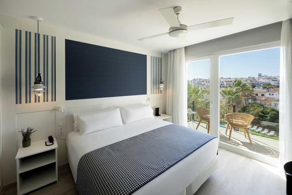 Catalonia Mirador des Port — Hotel rooms in Mahon, Balearic Islands