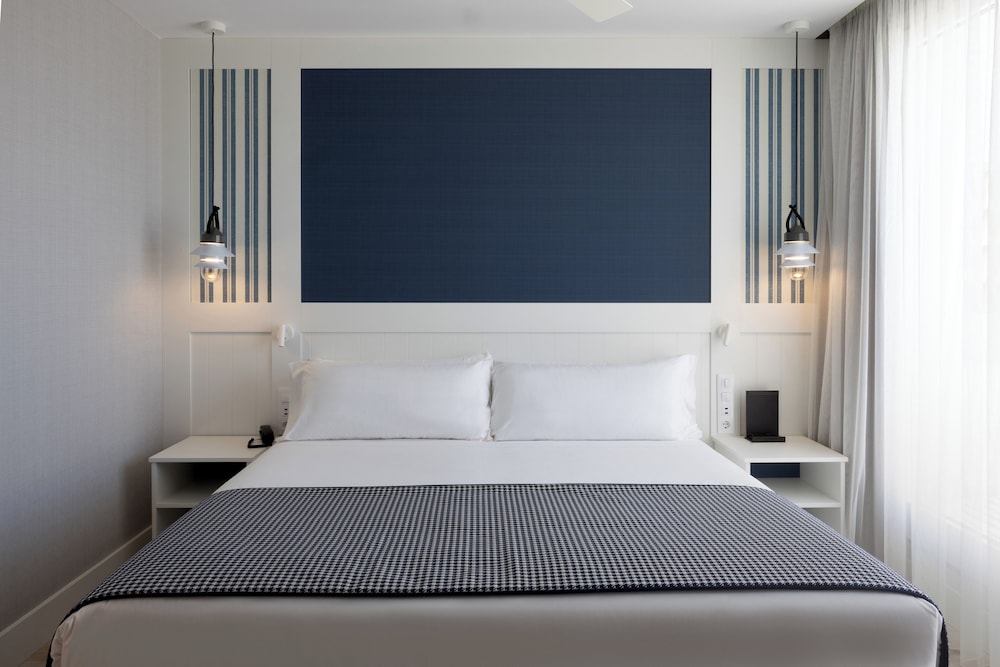 Catalonia Mirador des Port — Hotel rooms in Mahon, Balearic Islands