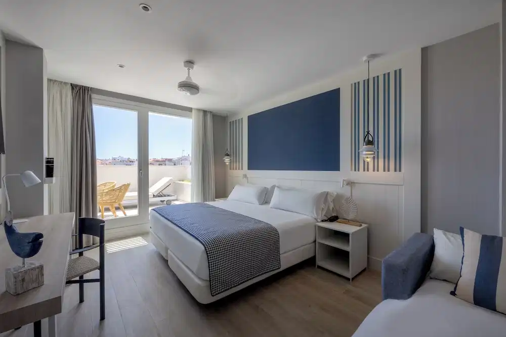 Catalonia Mirador des Port — Hotel rooms in Mahon, Balearic Islands