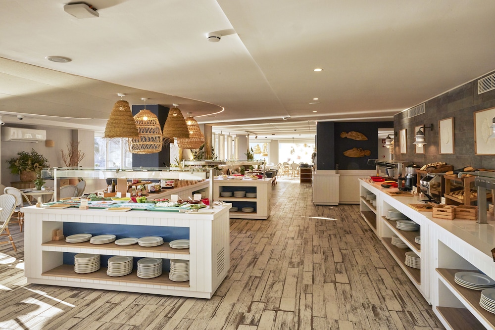 Catalonia Mirador des Port — Restaurant & bars in Mahon, Balearic Islands