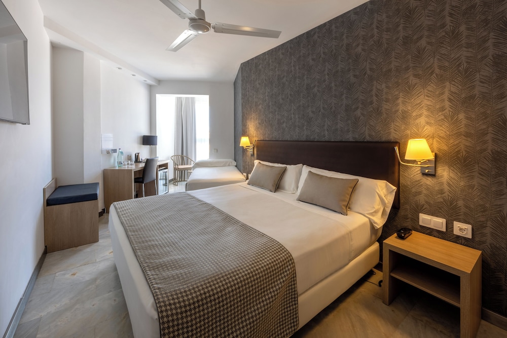 Catalonia Mirador des Port — Hotel rooms in Mahon, Balearic Islands