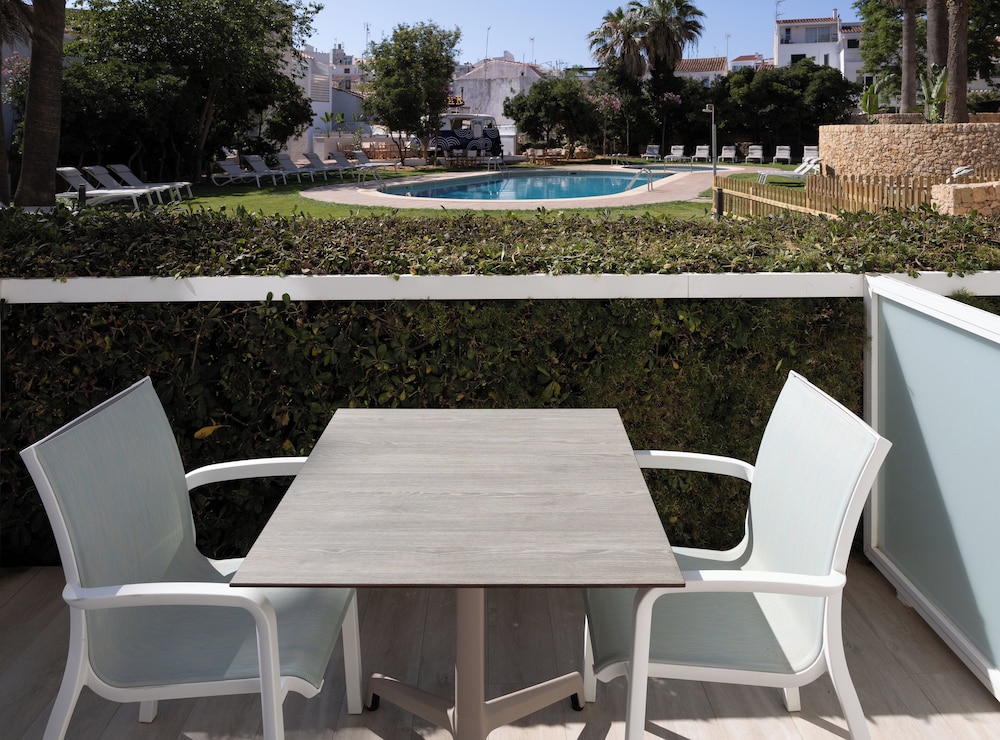 Catalonia Mirador des Port — Swimming pool in Mahon, Balearic Islands