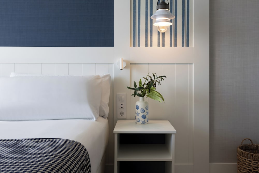 Catalonia Mirador des Port — Hotel rooms in Mahon, Balearic Islands