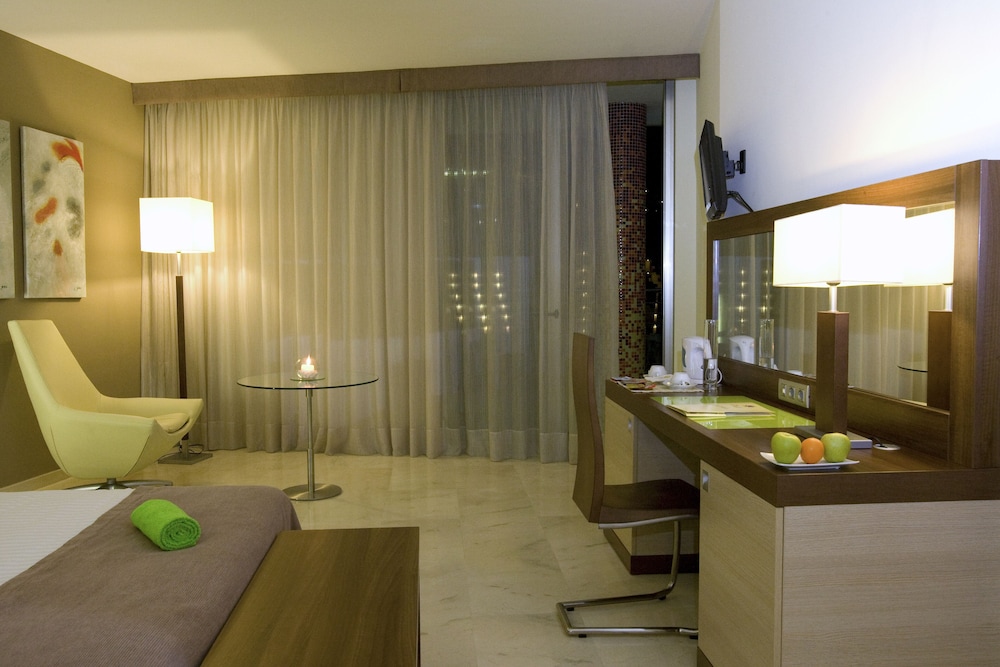 Hotel LIVVO Valle Taurito & Aquapark — Rooms in Taurito, Canary Islands