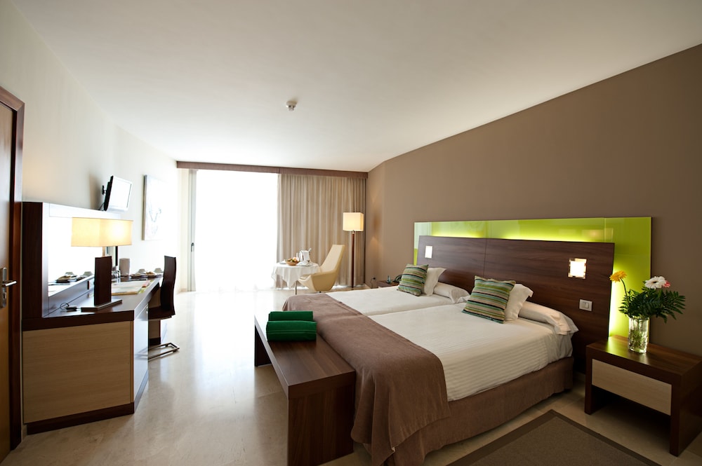 Hotel LIVVO Valle Taurito & Aquapark — Rooms in Taurito, Canary Islands