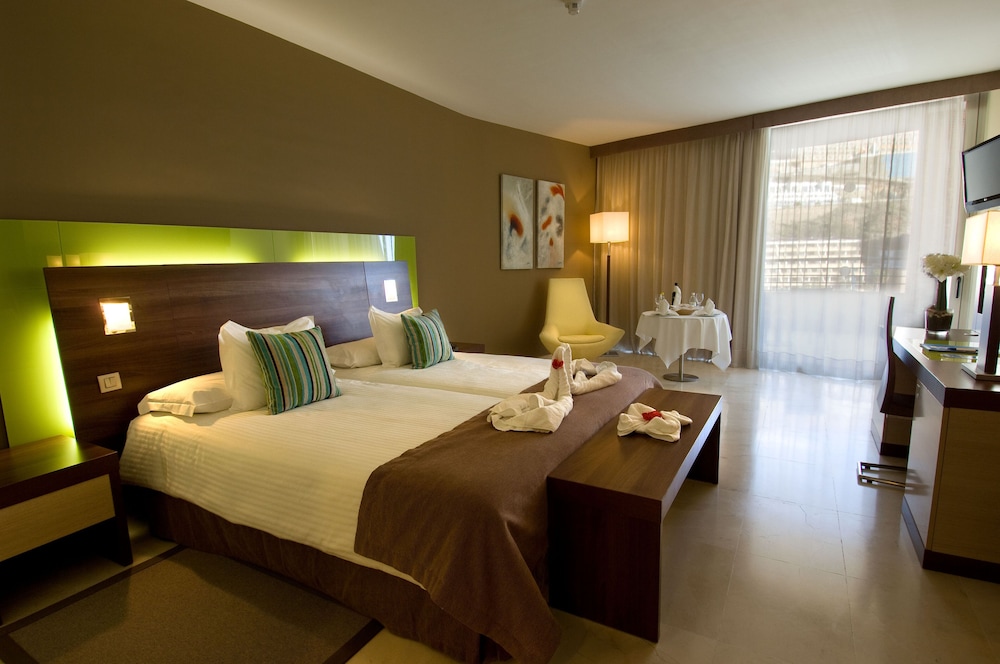 Hotel LIVVO Valle Taurito & Aquapark — Rooms in Taurito, Canary Islands