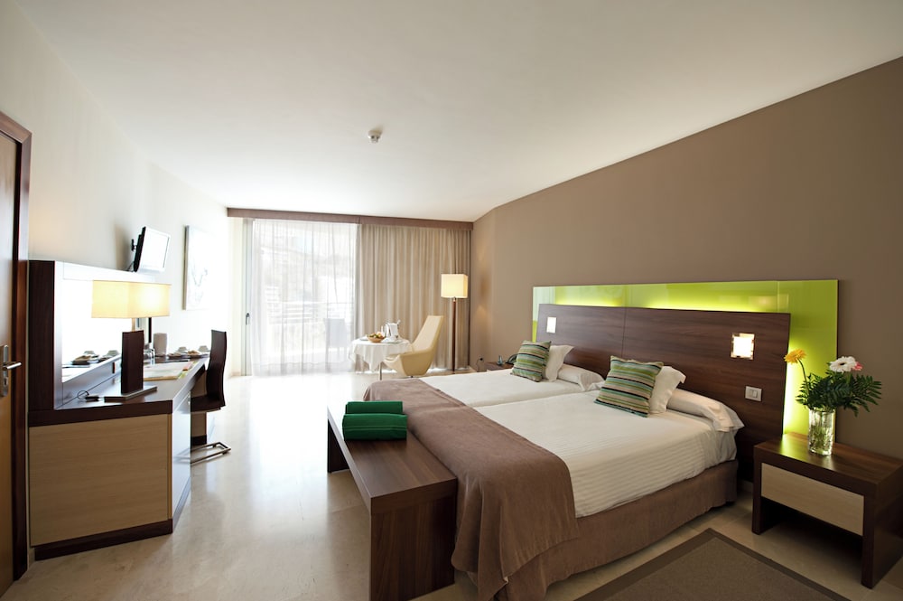 Hotel LIVVO Valle Taurito & Aquapark — Rooms in Taurito, Canary Islands