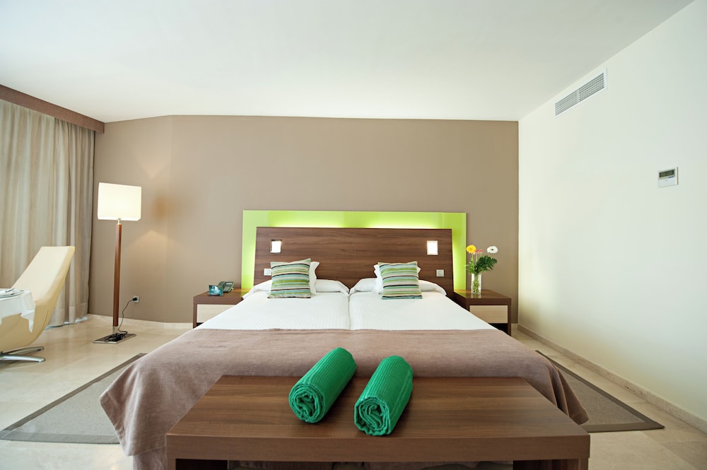 Hotel LIVVO Valle Taurito & Aquapark — Rooms in Taurito, Canary Islands