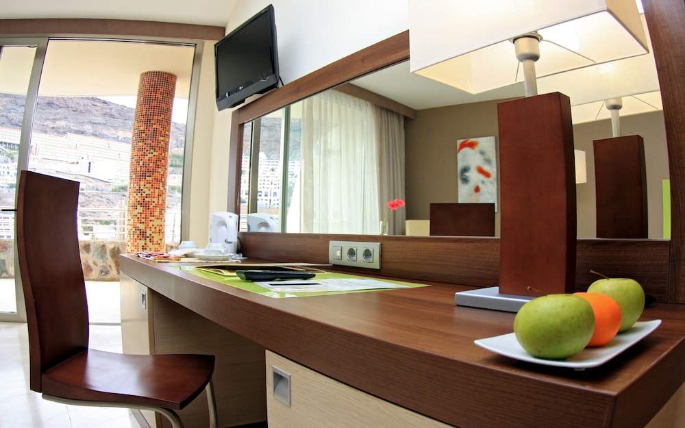 Hotel LIVVO Valle Taurito & Aquapark — Rooms in Taurito, Canary Islands