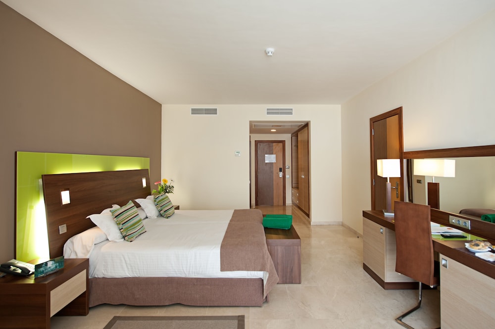 Hotel LIVVO Valle Taurito & Aquapark — Rooms in Taurito, Canary Islands