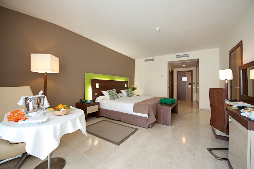 Hotel LIVVO Valle Taurito & Aquapark — Rooms in Taurito, Canary Islands