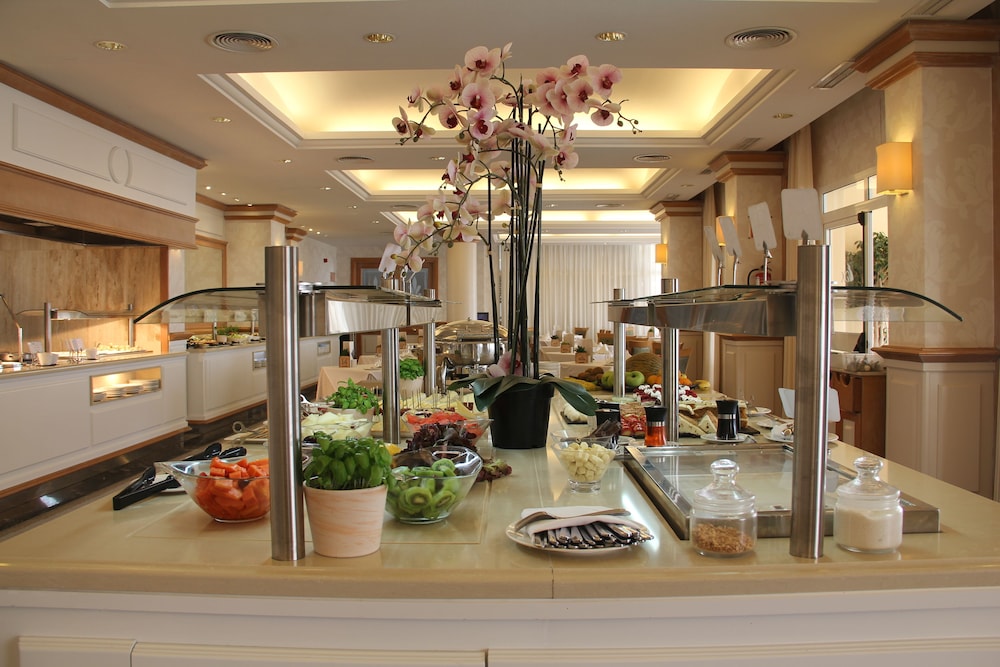 XQ El Palacete — Restaurant & bars in Esquinzo, Canary Islands