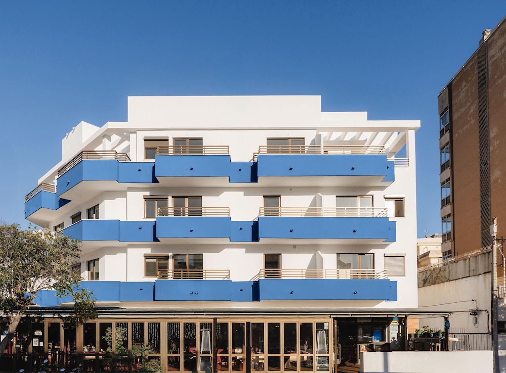 Gomila Palma Apartments - New Opening — Hotel building in Palma de Mallorca, Balearic Islands