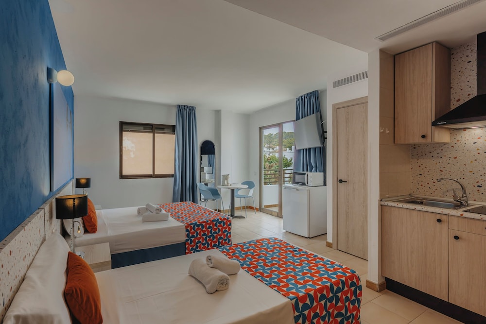 Gomila Palma Apartments - New Opening — Hotel rooms in Palma de Mallorca, Balearic Islands
