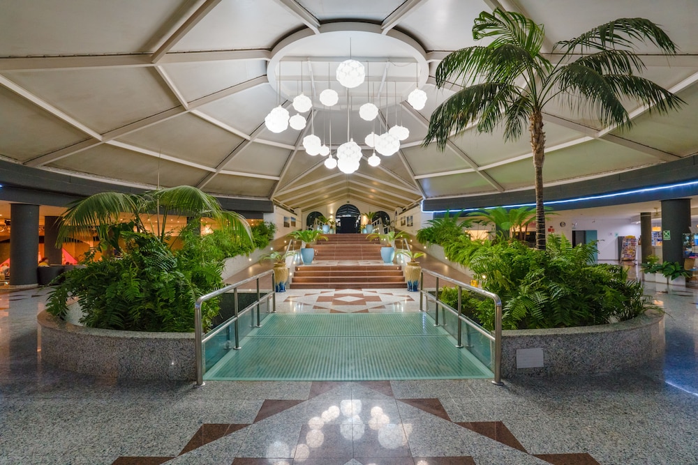 Relaxia Lanzasur- All Inclusive — Hotel building in Playa Blanca, Canary Islands