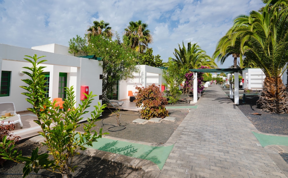 Relaxia Lanzasur- All Inclusive — Hotel building in Playa Blanca, Canary Islands