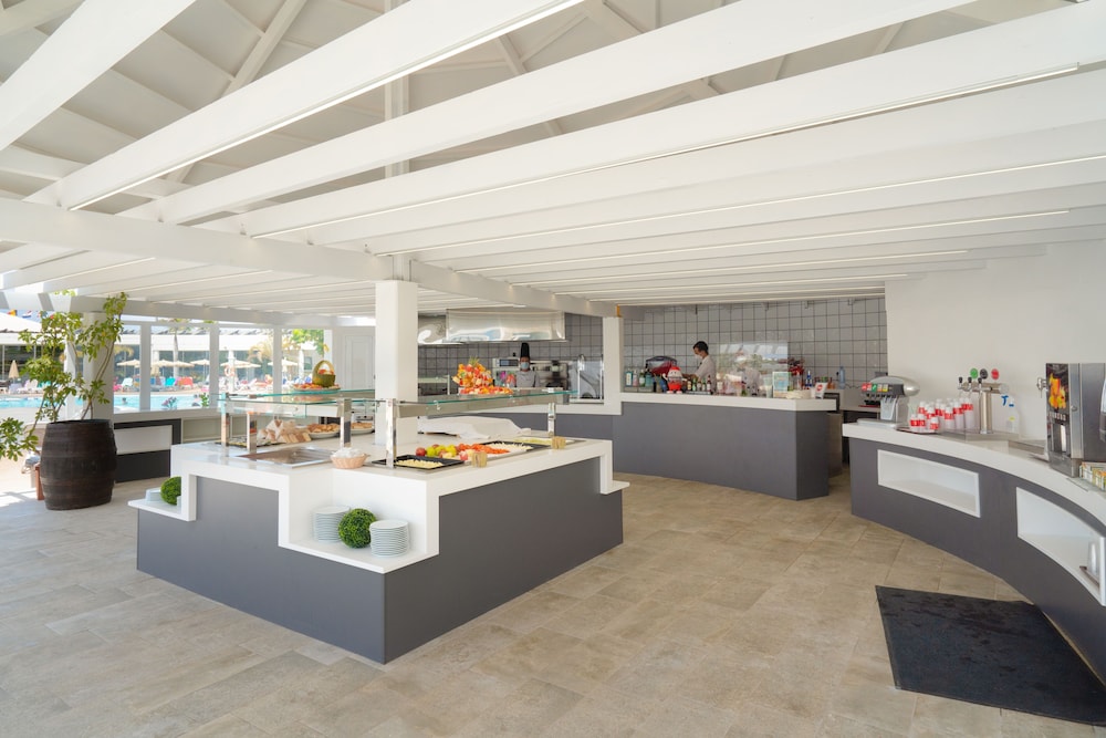 Relaxia Lanzasur- All Inclusive — Restaurant & bars in Playa Blanca, Canary Islands