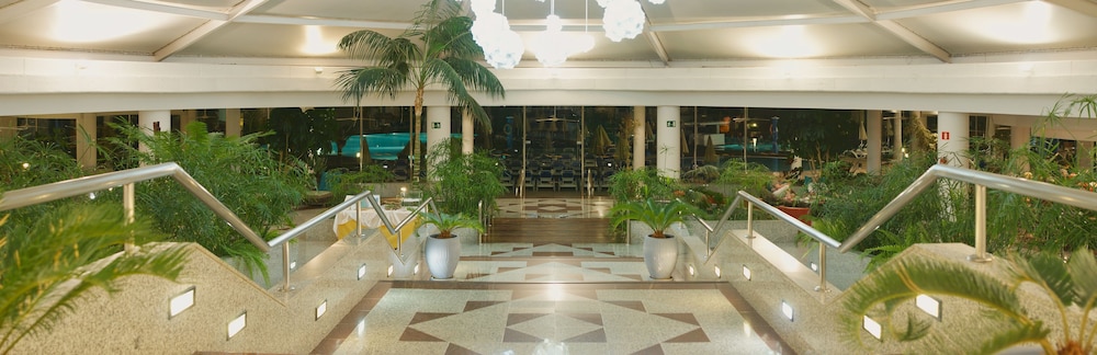 Relaxia Lanzasur- All Inclusive — Hotel building in Playa Blanca, Canary Islands
