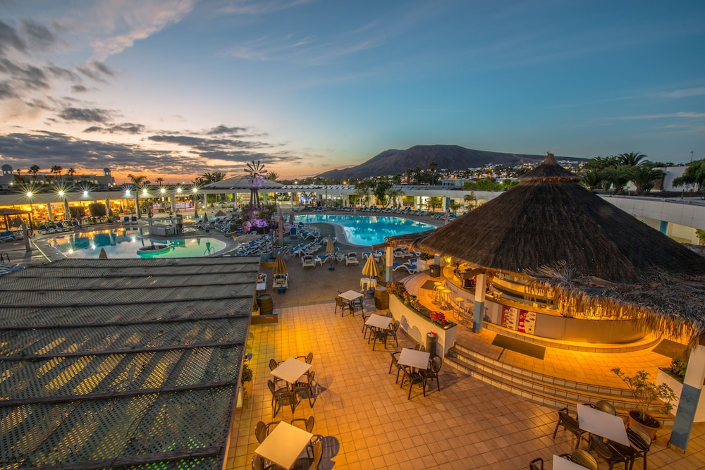 Relaxia Lanzasur- All Inclusive — Restaurant & bars in Playa Blanca, Canary Islands