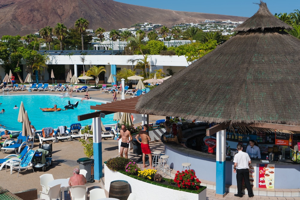 Relaxia Lanzasur- All Inclusive — Swimming pool in Playa Blanca, Canary Islands