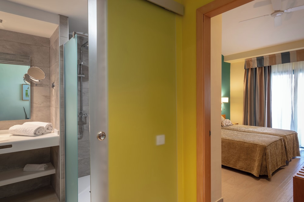 Apartamentos Cordial Mogán Valle — Hotel rooms in Puerto de Mogan, Canary Islands