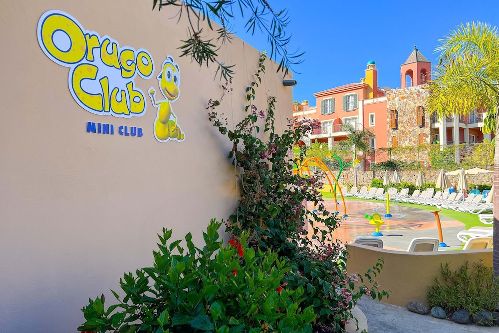 Apartamentos Cordial Mogán Valle — Hotel building in Puerto de Mogan, Canary Islands