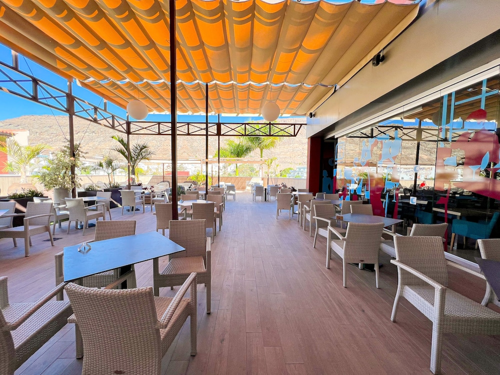 Apartamentos Cordial Mogán Valle — Restaurant & bars in Puerto de Mogan, Canary Islands