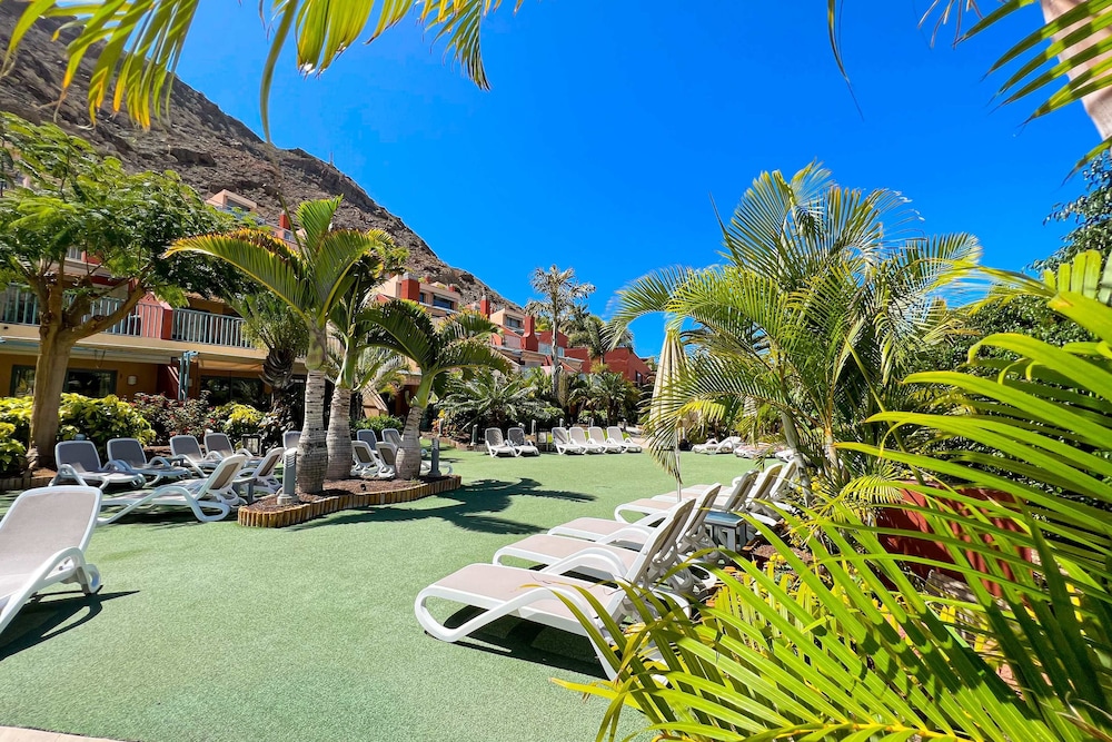 Apartamentos Cordial Mogán Valle — Hotel building in Puerto de Mogan, Canary Islands