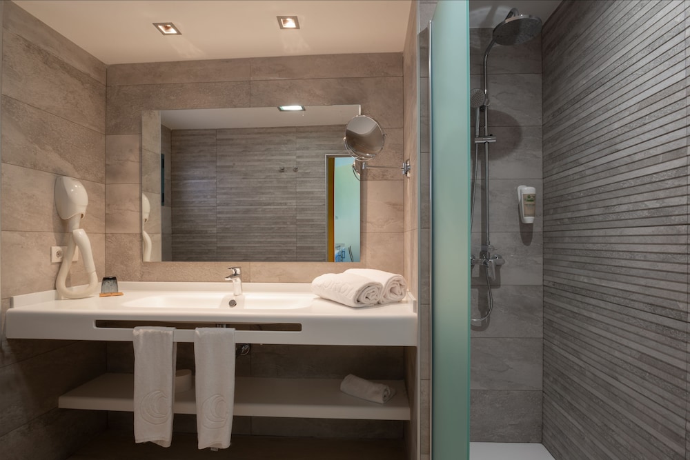 Apartamentos Cordial Mogán Valle — Hotel rooms in Puerto de Mogan, Canary Islands
