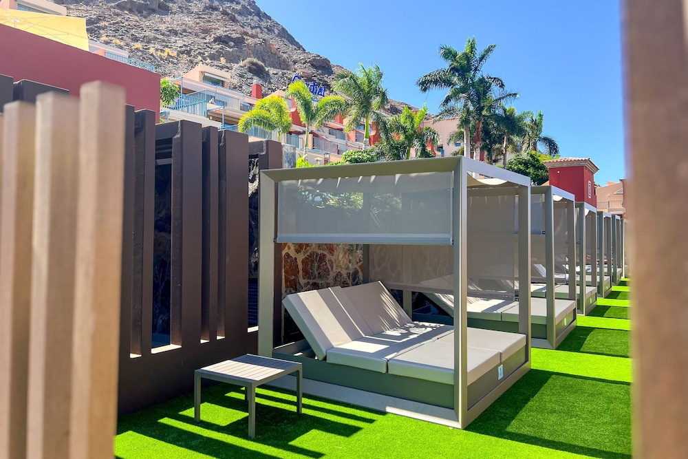 Apartamentos Cordial Mogán Valle — Hotel building in Puerto de Mogan, Canary Islands