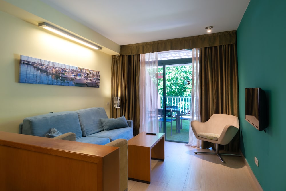 Apartamentos Cordial Mogán Valle — Hotel rooms in Puerto de Mogan, Canary Islands