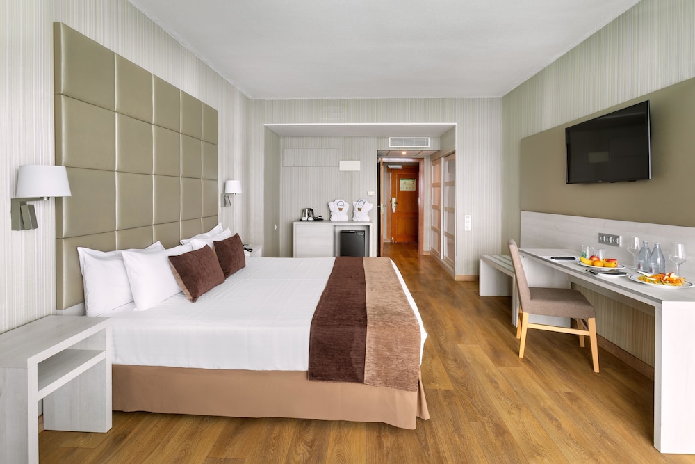 Hotel Best Semiramis — Hotel rooms in Puerto de la Cruz, Canary Islands