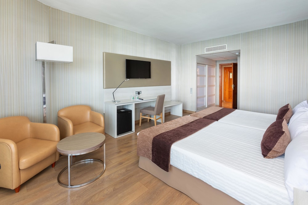 Hotel Best Semiramis — Hotel rooms in Puerto de la Cruz, Canary Islands