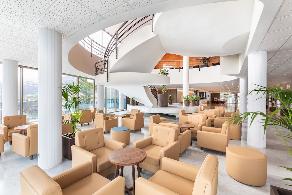 Hotel Best Semiramis — Hotel building in Puerto de la Cruz, Canary Islands