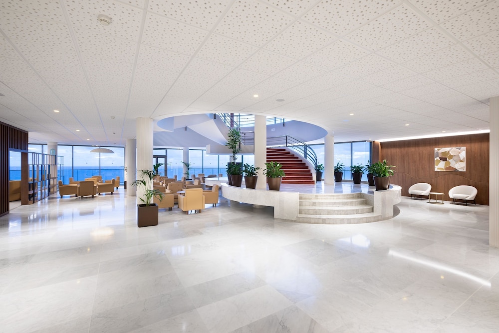 Hotel Best Semiramis — Hotel building in Puerto de la Cruz, Canary Islands