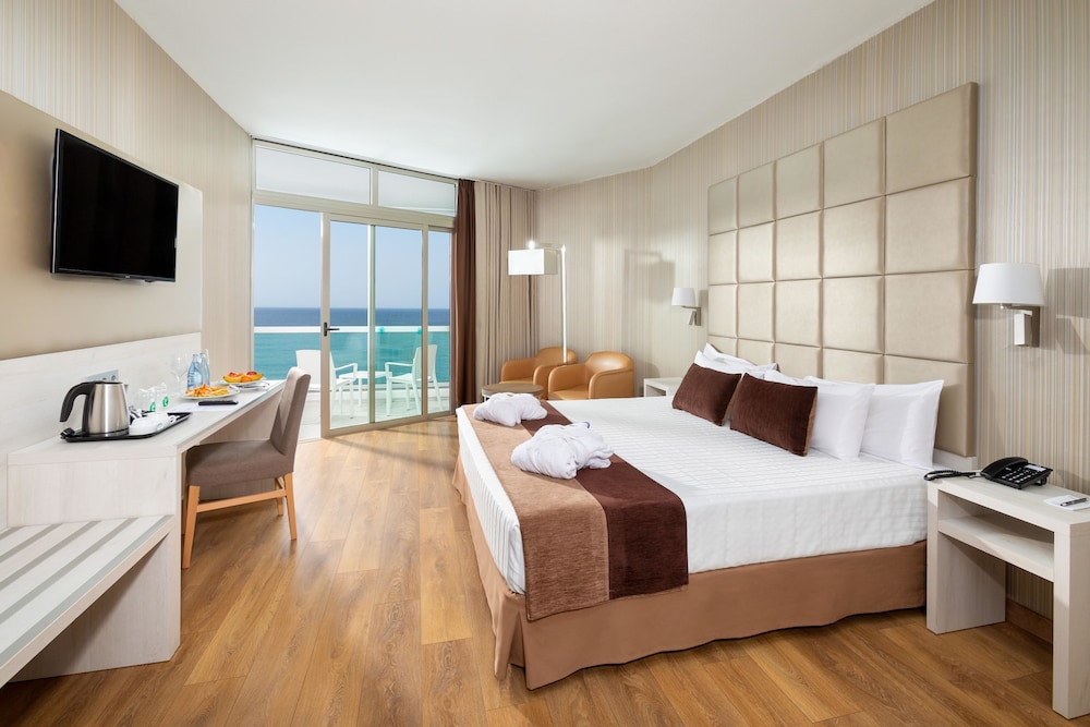 Hotel Best Semiramis — Hotel rooms in Puerto de la Cruz, Canary Islands