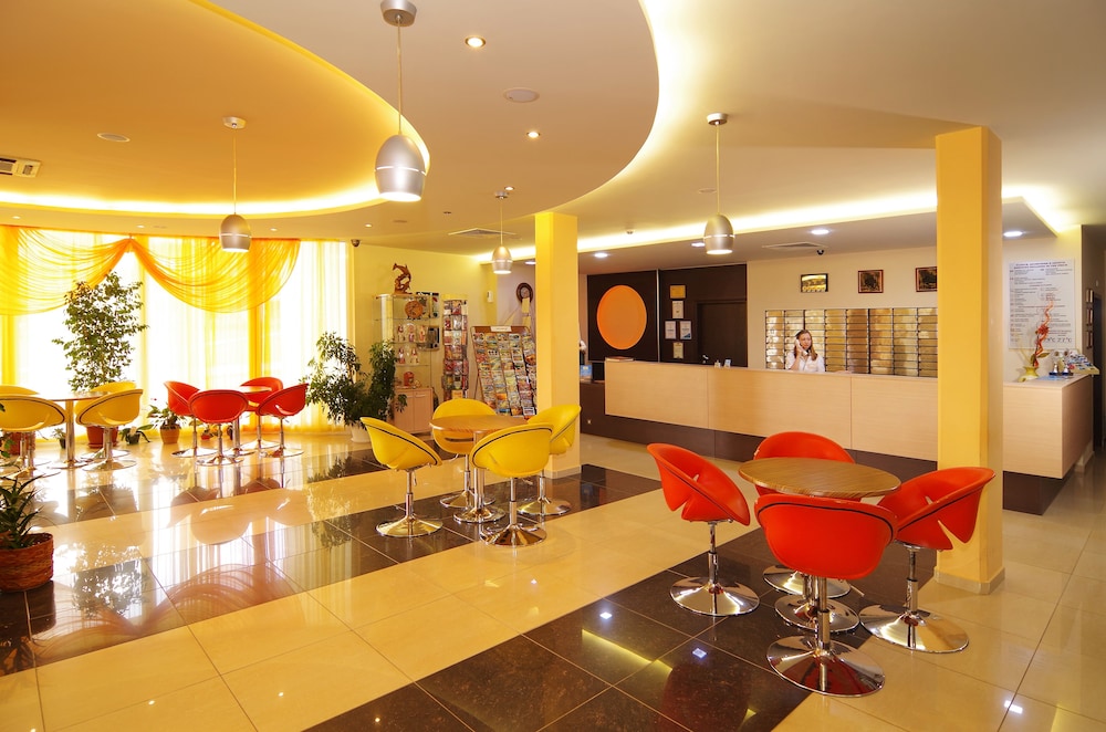 Plamena Palace — Hotel building in Primorsko, Burgas Region
