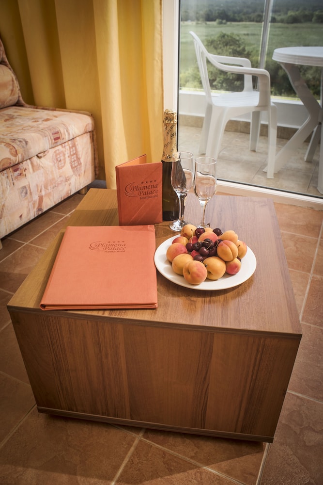 Plamena Palace — Hotel rooms in Primorsko, Burgas Region