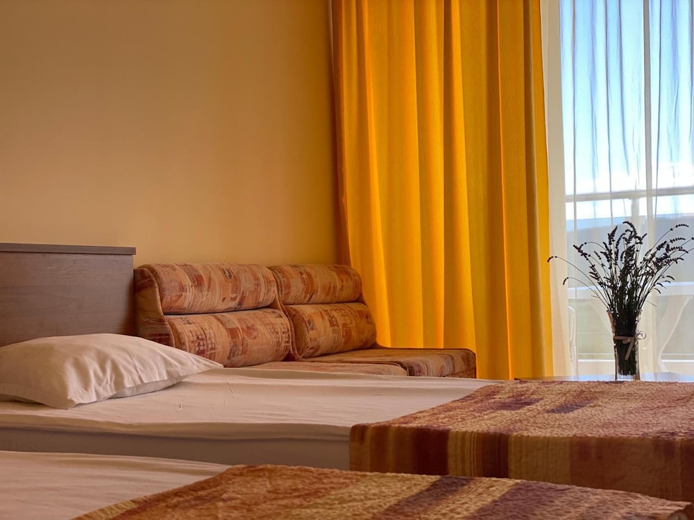 Plamena Palace — Hotel rooms in Primorsko, Burgas Region